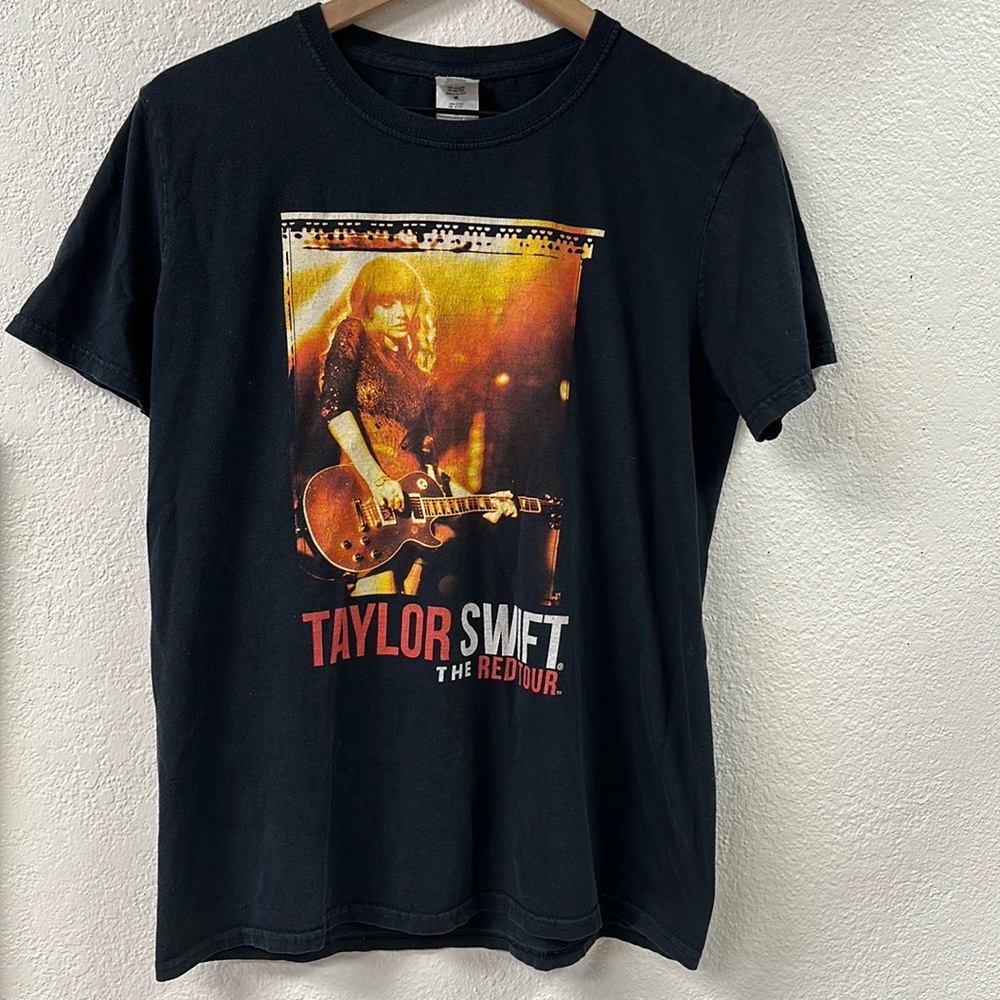 Taylor Swift The Red Concert Merch T-Shirt Medium